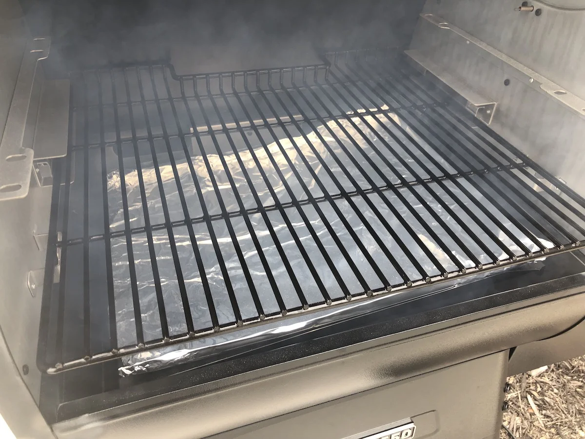 traeger-ironwood-650-driptray-foil.jpeg