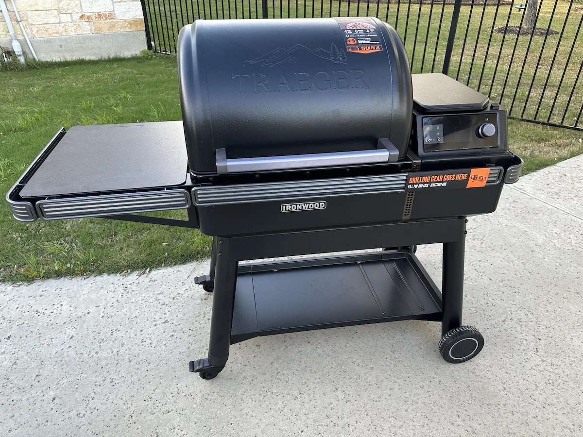 Traeger-Ironwood-L.jpeg